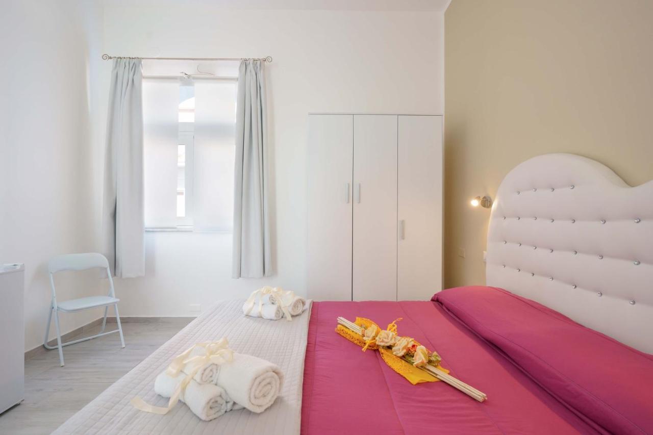 Hotel CalaBisso Calasetta Esterno foto