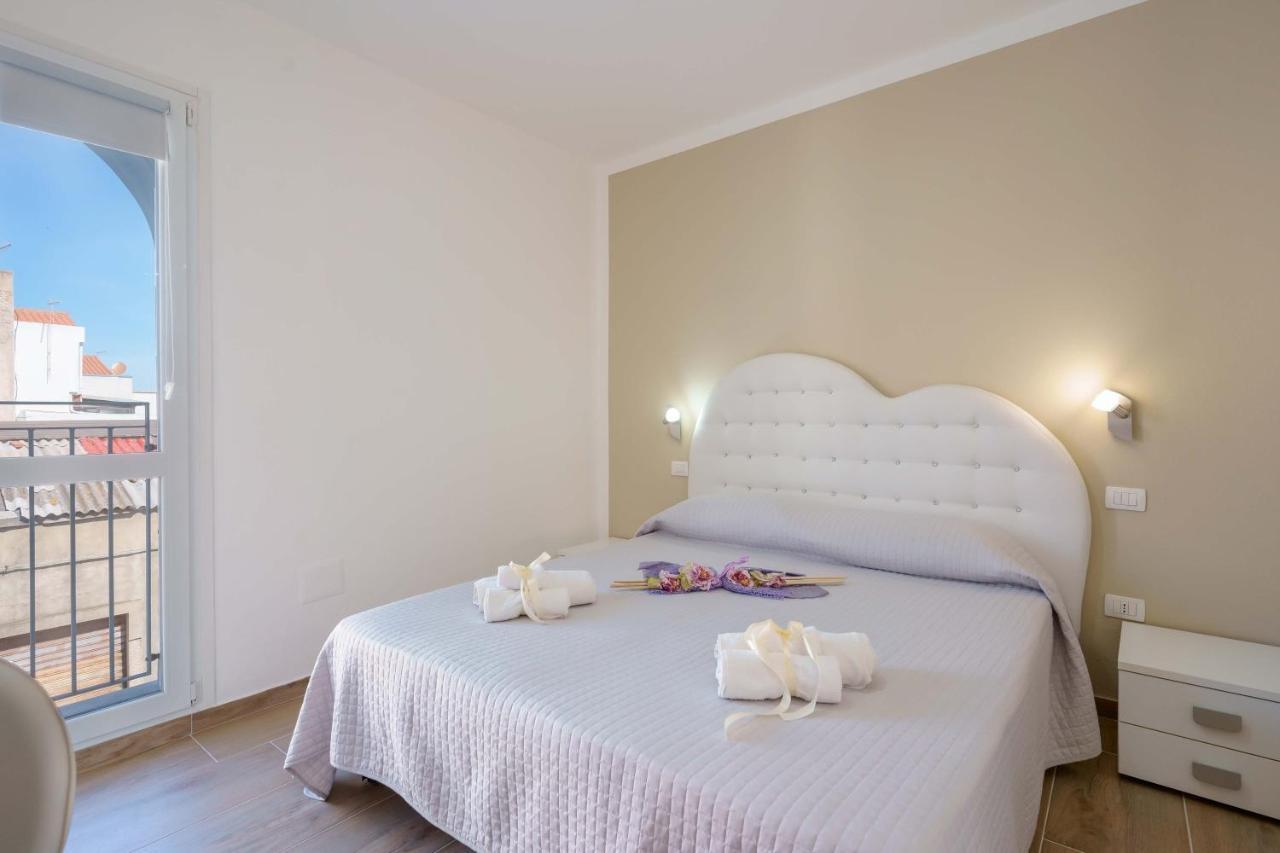 Hotel CalaBisso Calasetta Esterno foto