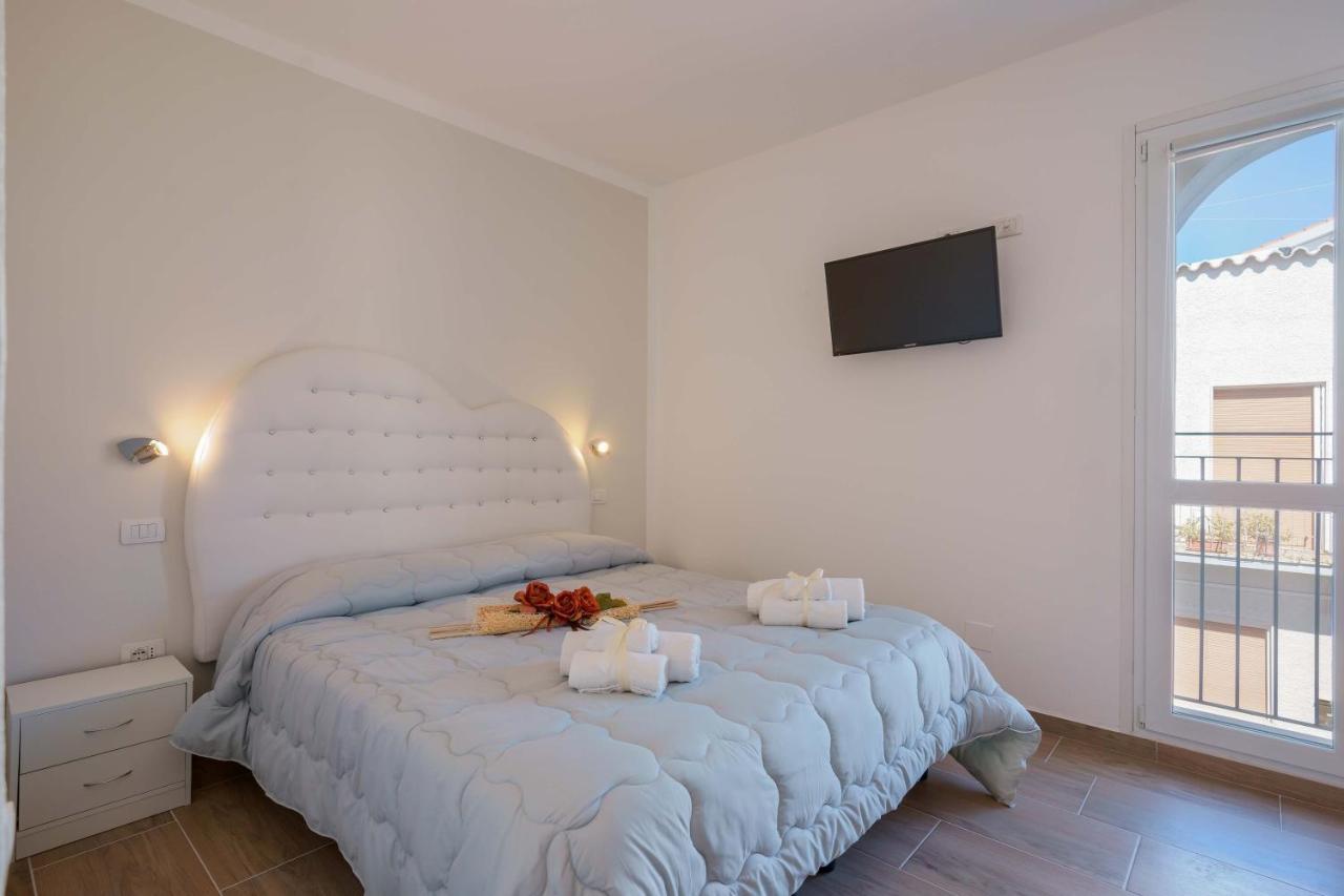 Hotel CalaBisso Calasetta Esterno foto