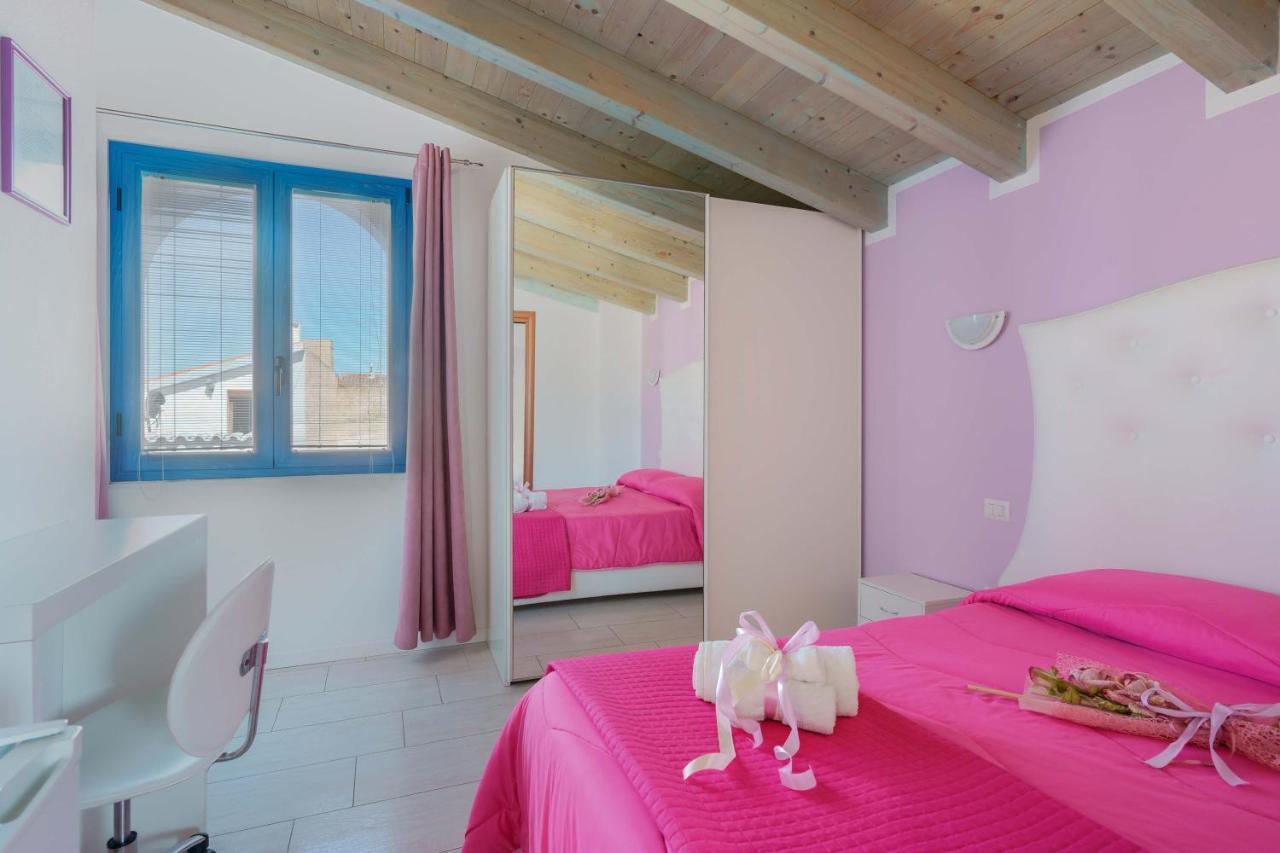 Hotel CalaBisso Calasetta Esterno foto