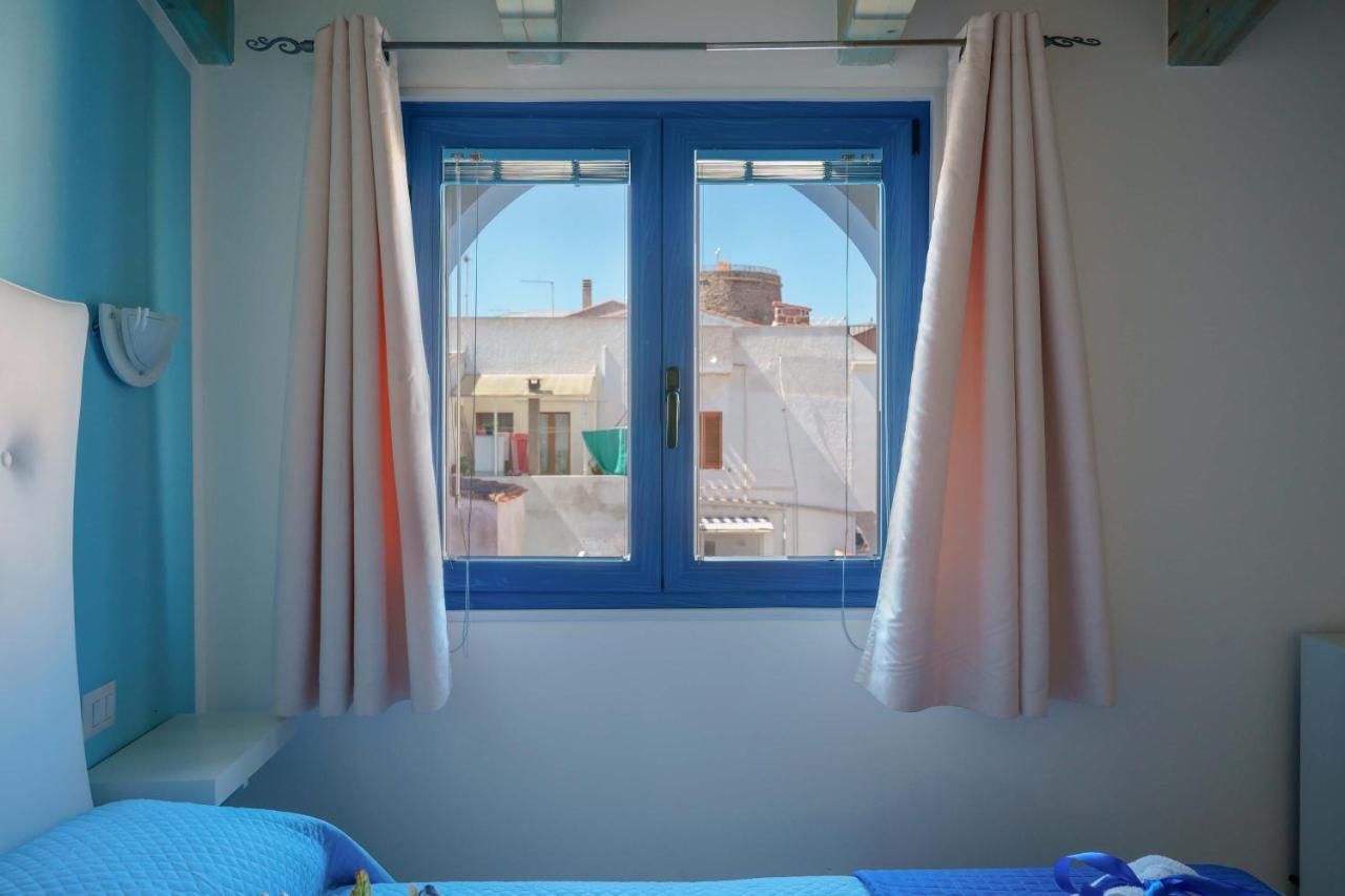 Hotel CalaBisso Calasetta Esterno foto